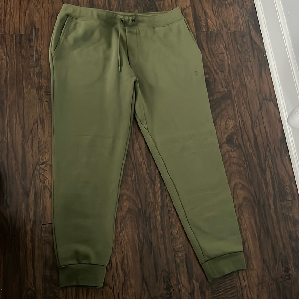 Polo Ralph Lauren Sweatpants
Olive Green
Size: Large
Worn x1